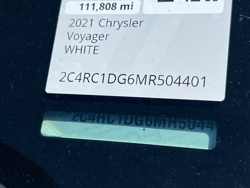 Used 2021 Chrysler Voyager Lxi image 23