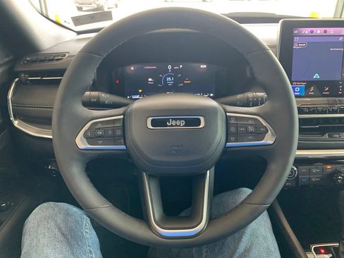 Used 2023 Jeep Compass High Altitude AWD/4WD image 4