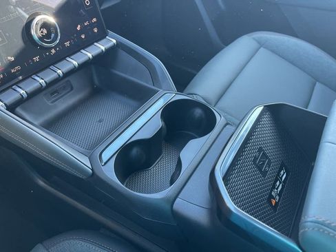 New 2026 GMC Terrain AT4 w/ LPO, Black Badging Package image 20