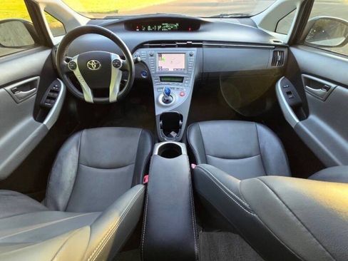 Used 2012 Toyota Prius Four w/ Deluxe Solar Roof Pkg FWD image 12