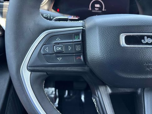 Used 2023 Jeep Grand Cherokee L Laredo AWD/4WD image 21