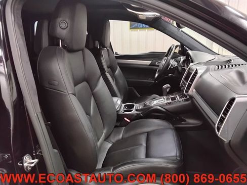 Used 2011 Porsche Cayenne Turbo AWD/4WD image 14