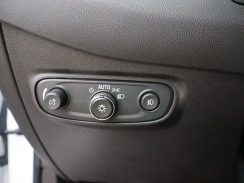 Used 2024 Chevrolet Equinox Premier image 17