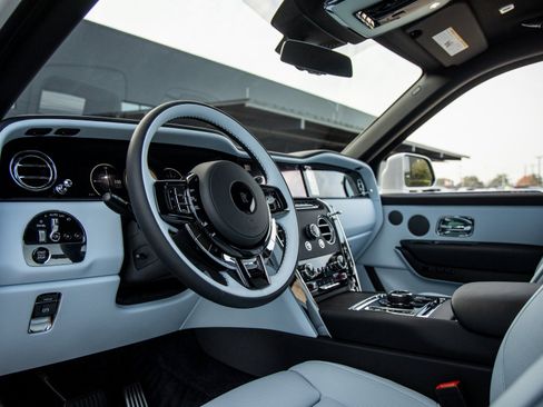 New 2026 Rolls-Royce Cullinan image 26