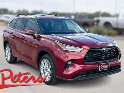 Used 2023 Toyota Highlander Limited