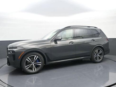 New 2026 BMW X7 xDrive40i w/ M Sport Package AWD/4WD image 4