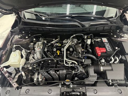 Used 2025 Nissan Altima 2.5 SV FWD image 32
