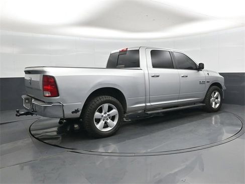 Used 2017 RAM 1500 Classic SLT image 3