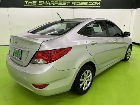 Used 2013 Hyundai Accent GLS FWD image 10