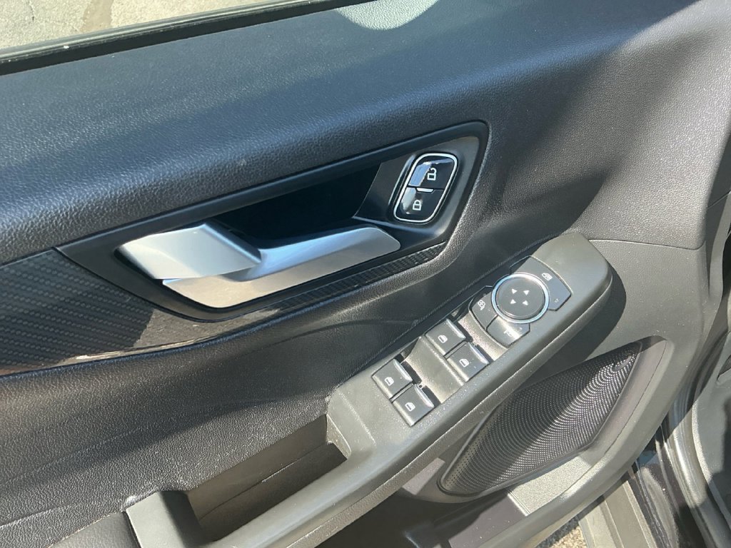 Used 2023 Ford Escape ST-Line w/ Tech Pack #1 FWD image 16