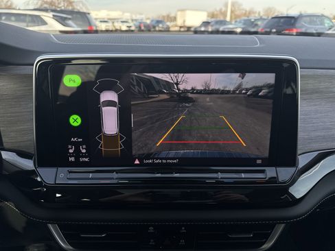 New 2026 Volkswagen Atlas SEL image 15