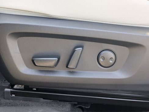 New 2025 Mitsubishi Outlander SEL image 21