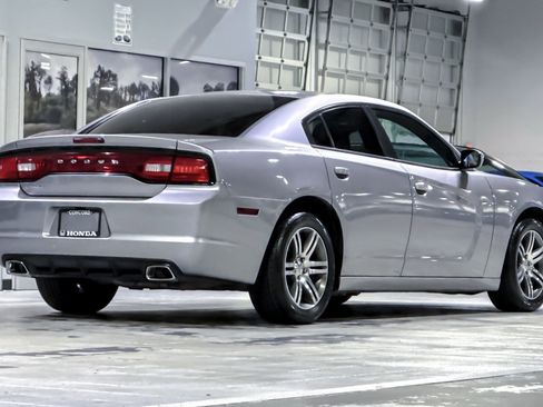 Used 2014 Dodge Charger SE image 8