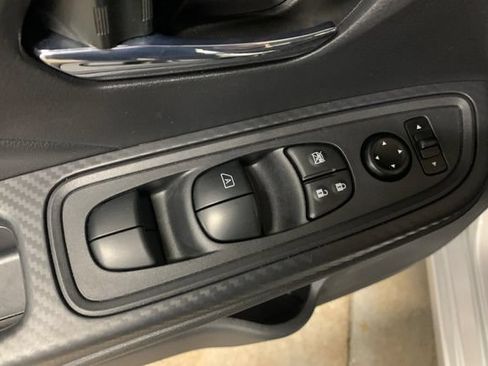 Used 2025 Nissan Versa SV FWD image 12