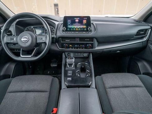 Used 2024 Nissan Rogue SV image 14