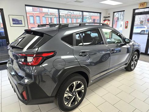 Used 2024 Subaru Crosstrek 2.0i Premium image 11
