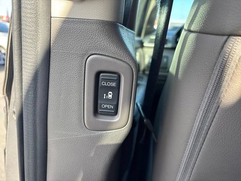 Used 2014 Honda Odyssey EX-L image 16