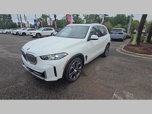 New 2026 BMW X5 xDrive50e w/ Premium Package image 21