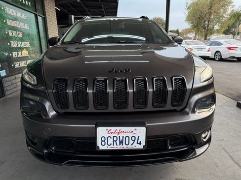 Used 2018 Jeep Cherokee Latitude image 12