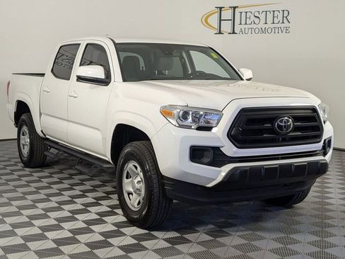 Used 2022 Toyota Tacoma SR AWD/4WD image 2
