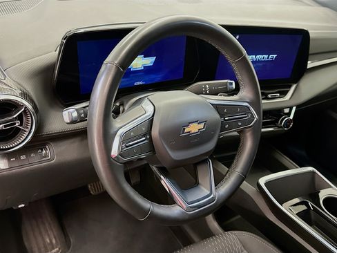 Used 2025 Chevrolet Equinox LT AWD/4WD image 18