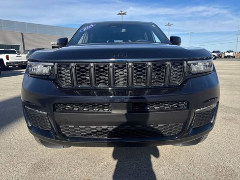 Used 2024 Jeep Grand Cherokee L Limited w/ Black Appearance Package image 10