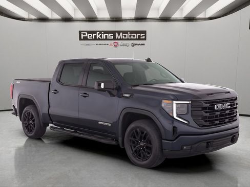 Used 2025 GMC Sierra 1500 Elevation w/ Preferred Package AWD/4WD image 8