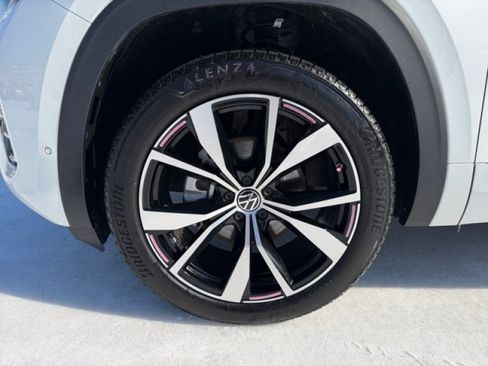 Used 2025 Volkswagen Atlas SEL Premium R-Line AWD/4WD image 9