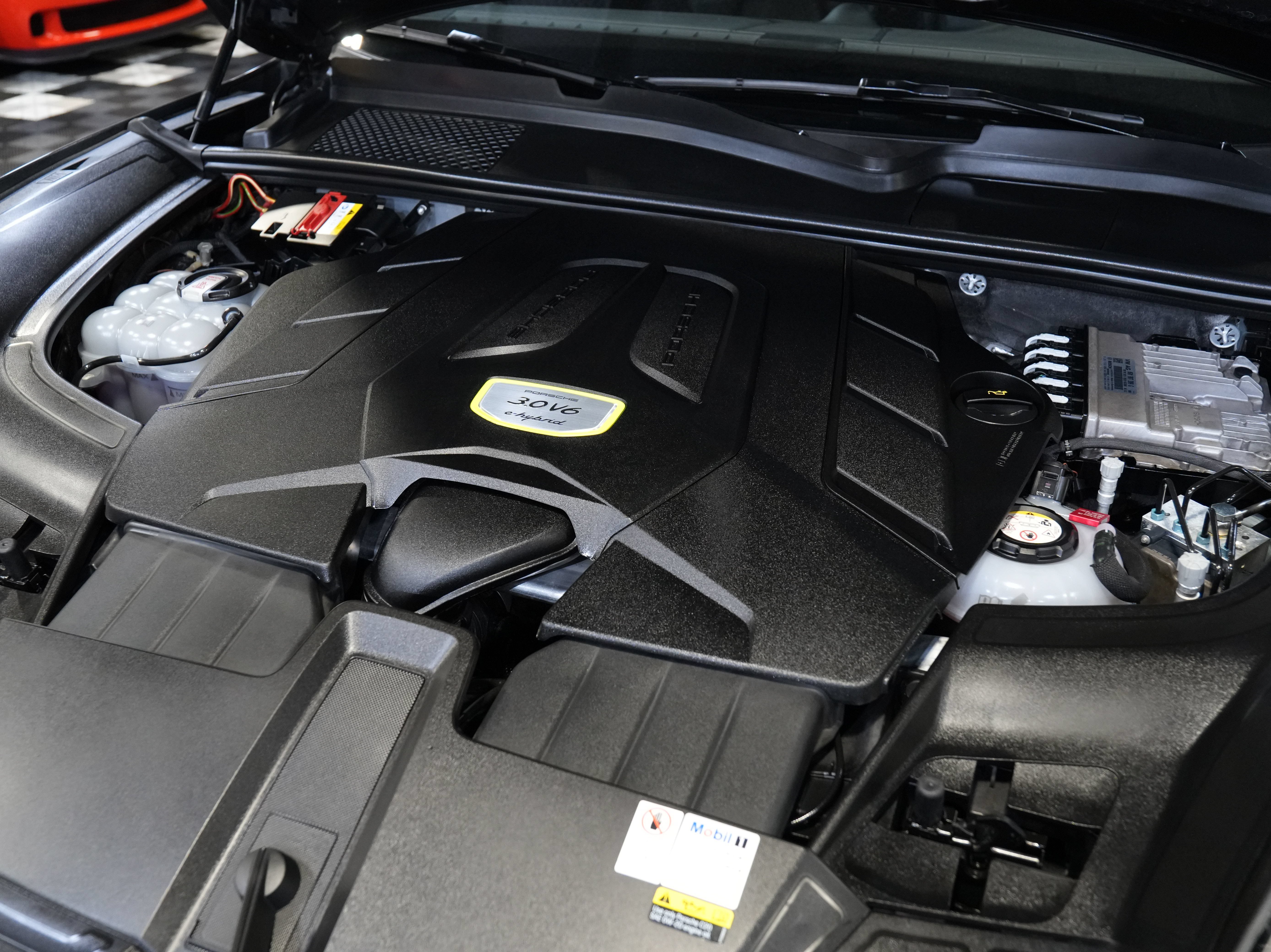 Used 2022 Porsche Cayenne E-Hybrid AWD/4WD image 49