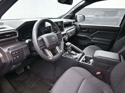 Used 2025 Toyota Tacoma SR5 w/ SR5 Upgrade Package image 19