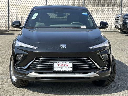 New 2025 Buick Envista Preferred w/ Convenience II Package image 2