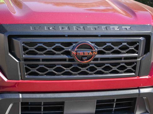 Used 2023 Nissan Frontier Pro-X w/ Pro Convenience Package image 5