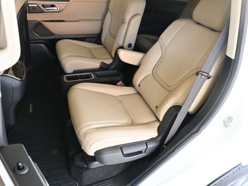 Used 2025 INFINITI QX80 Pure w/ Cargo Package image 18