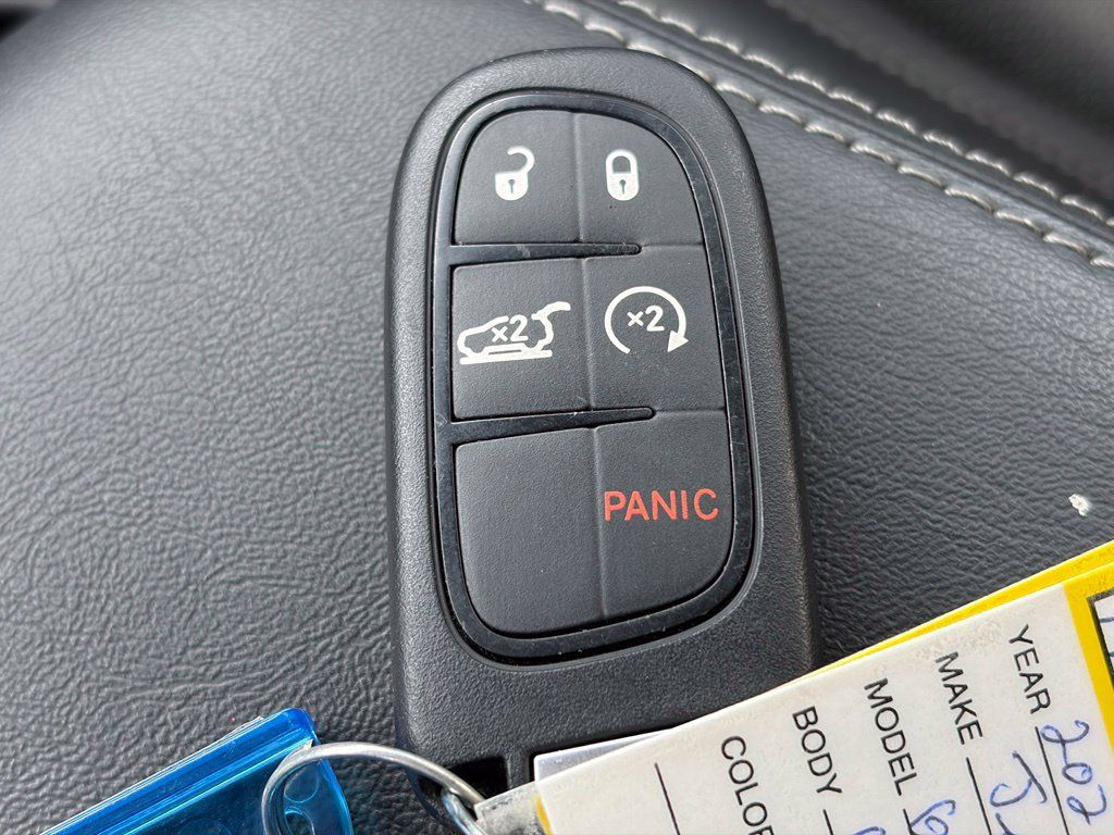 Used 2023 Jeep Cherokee Altitude Lux AWD/4WD image 39