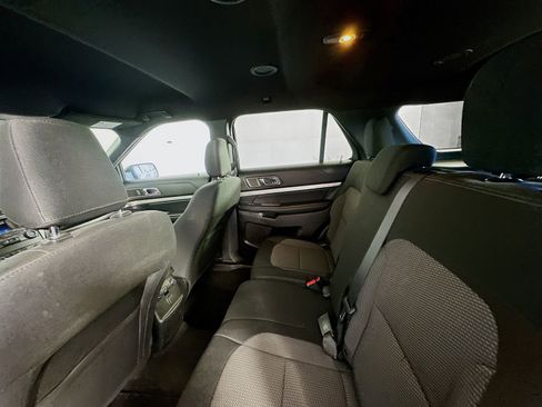 Used 2019 Ford Explorer XLT FWD image 23