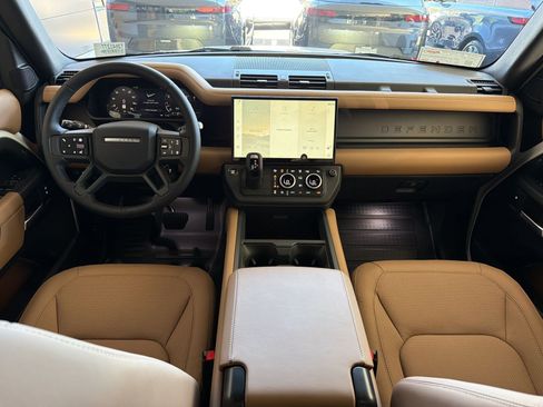 New 2026 Land Rover Defender 110 X-Dynamic SE AWD/4WD image 16