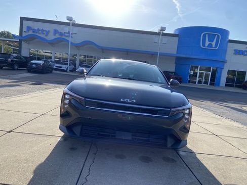 Used 2026 Kia K4 FWD image 3