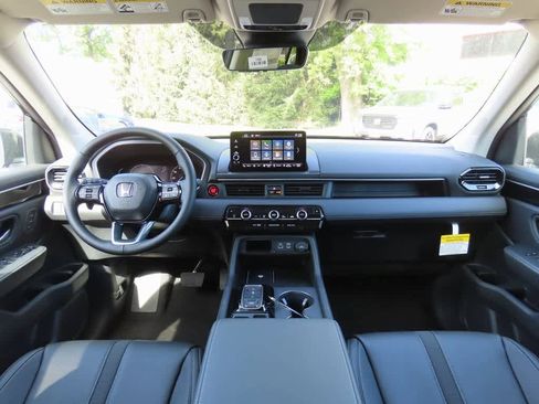 New 2025 Honda Pilot EX-L image 16