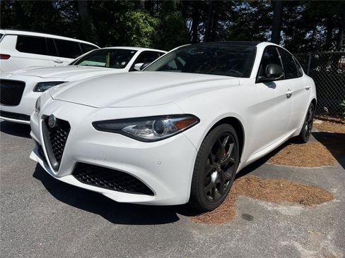 Used 2021 Alfa Romeo Giulia Ti w/ Nero Edizione AWD/4WD image 2