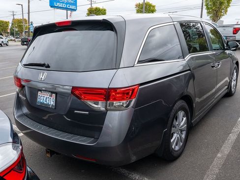 Used 2016 Honda Odyssey SE image 4