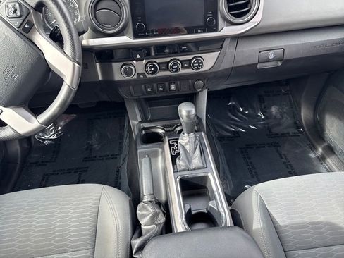 Used 2016 Toyota Tacoma SR5 image 32