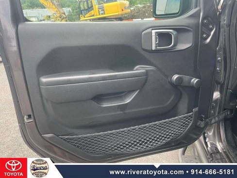 Used 2024 Jeep Wrangler Unlimited Sport AWD/4WD image 18