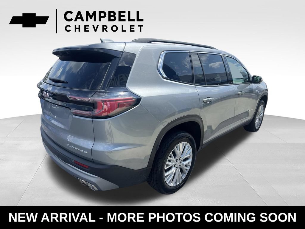 Used 2026 GMC Acadia Elevation w/ Elevation Premium Package FWD image 5