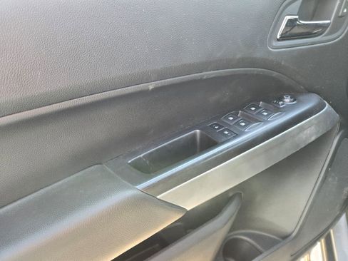 Used 2017 Chevrolet Colorado LT w/ LT Convenience Package image 6