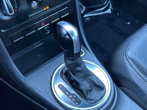 Used 2013 Volkswagen Beetle 2.5 image 20