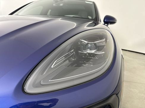 Certified 2024 Porsche Macan S w/ Premium Plus Package AWD/4WD image 11