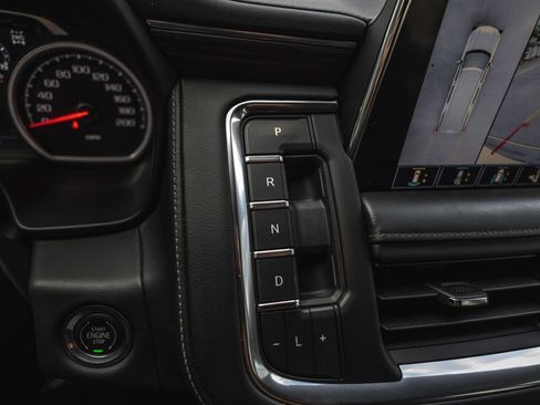 Used 2021 Chevrolet Tahoe High Country w/ Premium Package AWD/4WD image 13