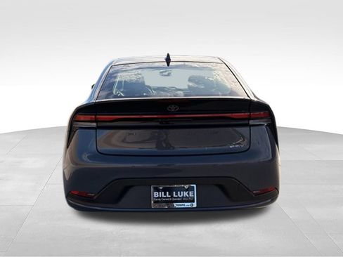 Used 2025 Toyota Prius LE FWD image 7