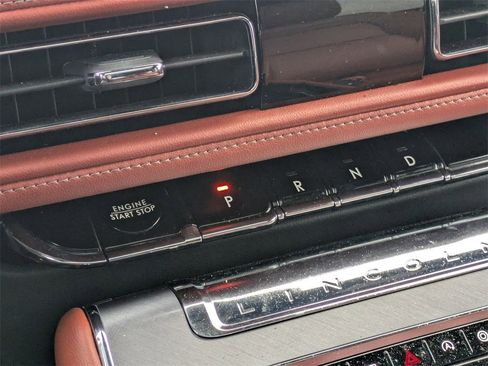 Used 2025 Lincoln Aviator Reserve image 12