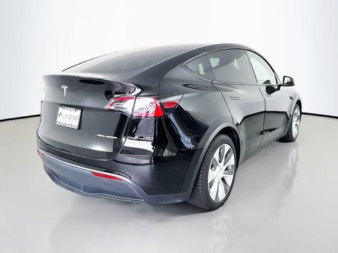 Used 2021 Tesla Model Y Long Range AWD/4WD image 7